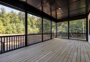 Lage uteplass av tre